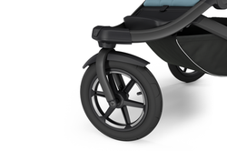 Thule Urban Glide 3 Black on Black Lehkost a snadná manipulace
Díky otočnému přednímu kolu, které se při vyšší rychlosti zaaretuje, a velkým zadním kolům je kočárek lehký a snadno ovladatelný